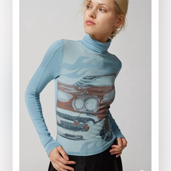 Urban Outfitters Sierra Cherry Roll Neck Top Blue Size Medium Graphic Print Car - Picture 1 of 4